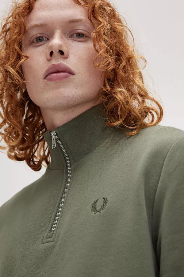 Sweat col montant zippé avec broderie poitrine Fred Perry