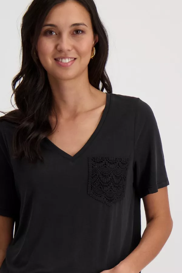 T-shirt uni avec poche poitrine en crochet Vero Moda