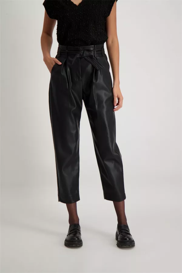 Pantalon taille haute avec ceinture à nouer en similicuir Kocca