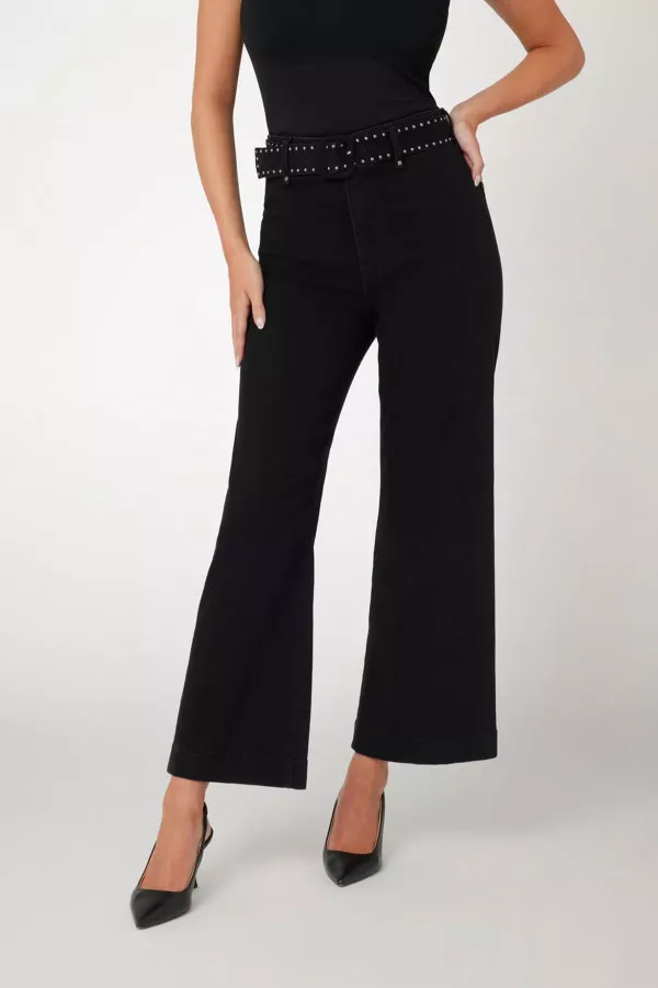 Pantalon en jean taille haute avec ceinture clous Guess